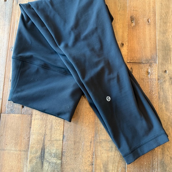 EUC Lululemon Leggings High Waist - Black, size 10 - Picture 2 of 5